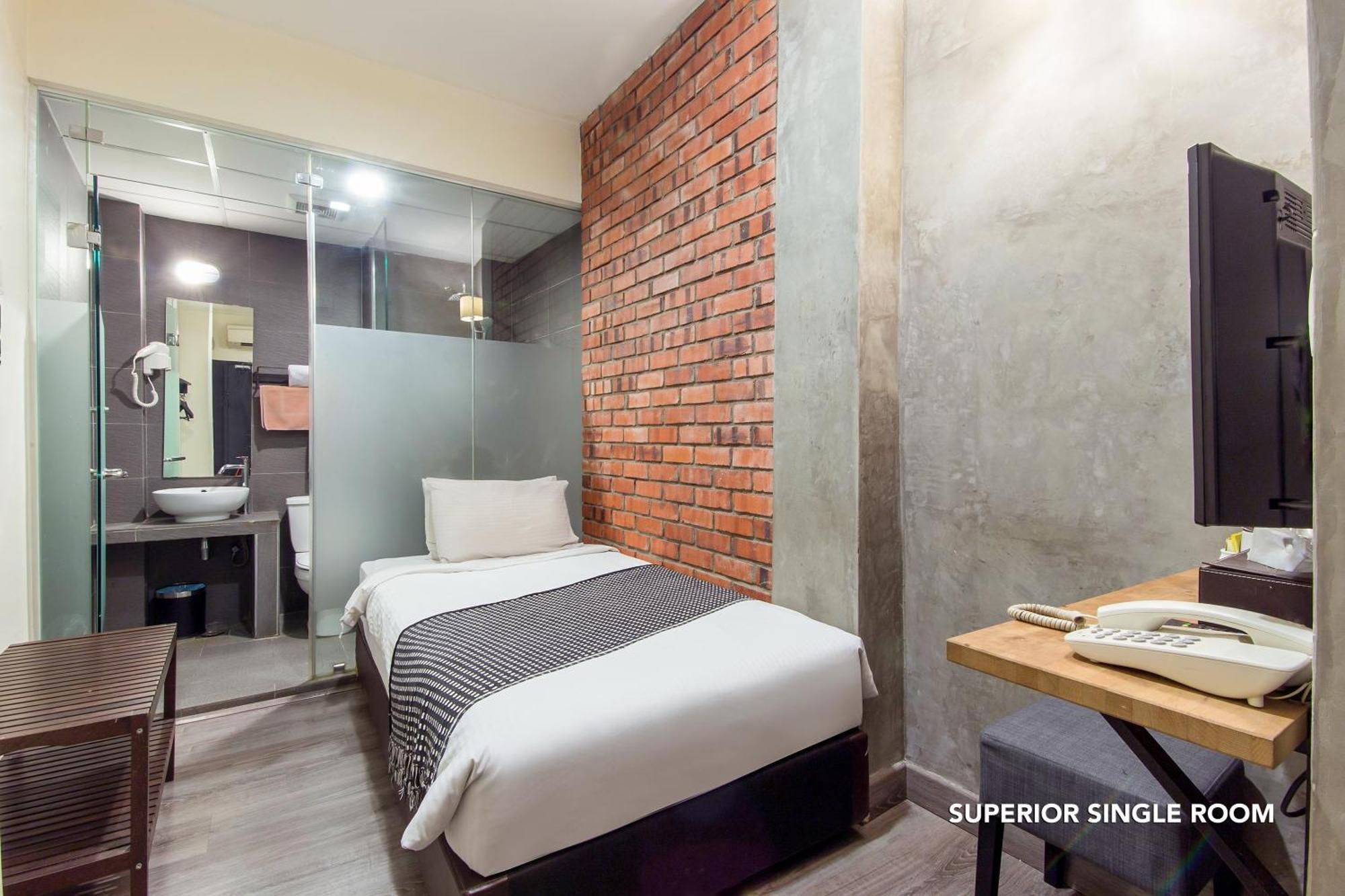 Superior Single Room,1212717379:JPEG