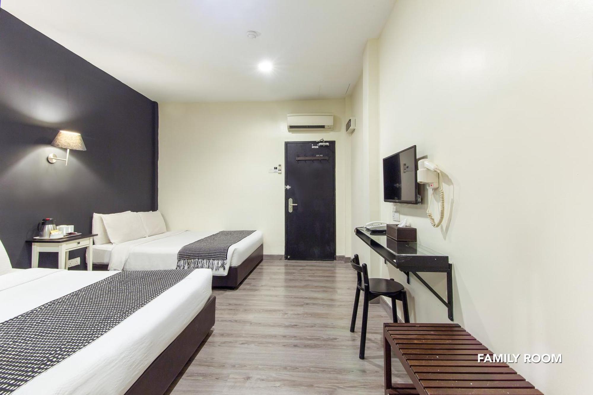 Deluxe Family Room
